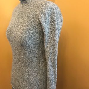 Women’s Columbia sweater